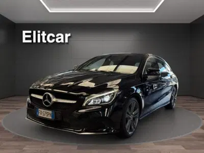 Mercedes-Benz CLA Shooting Brake 180 Sport del 2018 usata a Magenta