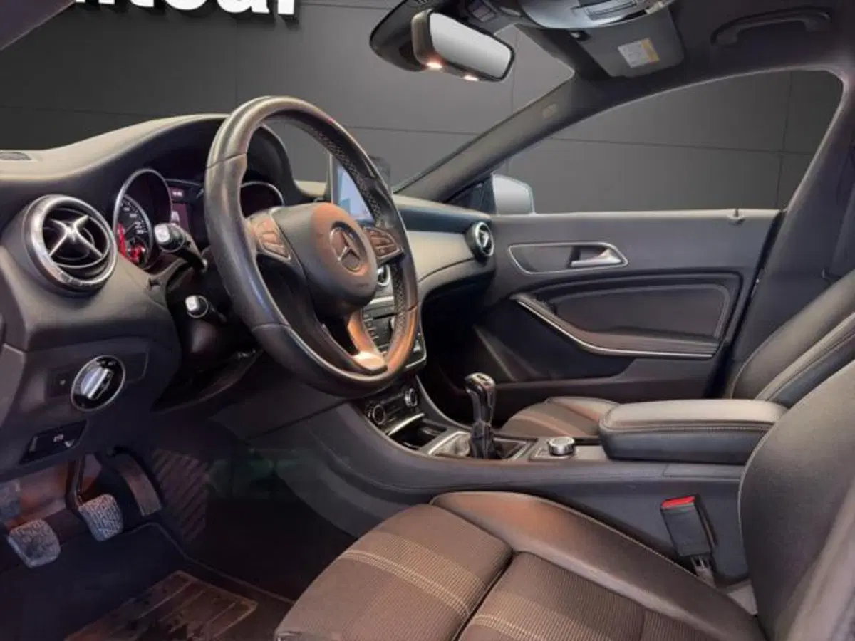 Mercedes-Benz CLA Shooting Brake usata a Milano (10)