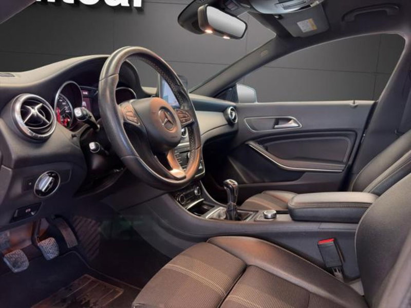 Mercedes-Benz CLA Shooting Brake usata a Milano (10)