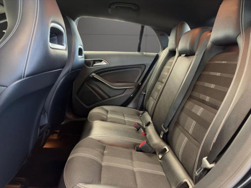 Mercedes-Benz CLA Shooting Brake usata a Milano (12)