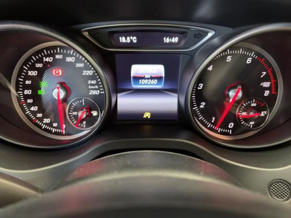 Mercedes-Benz CLA Shooting Brake usata a Milano (7)