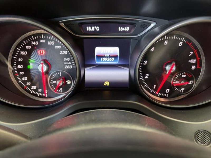 Mercedes-Benz CLA Shooting Brake usata a Milano (7)