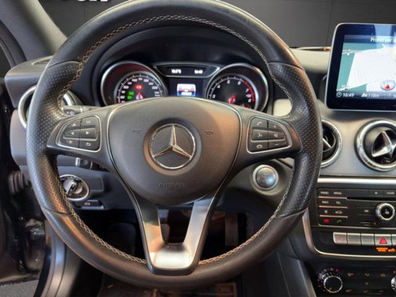 Mercedes-Benz CLA Shooting Brake usata a Milano (8)