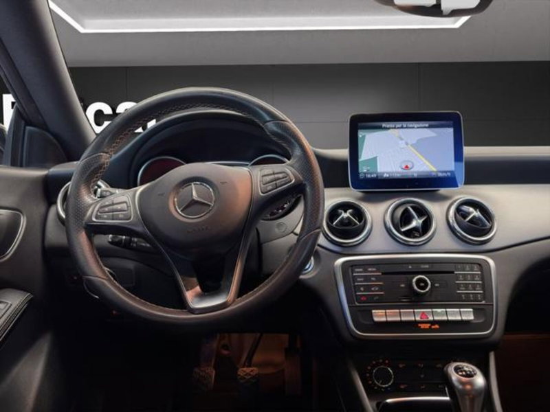 Mercedes-Benz CLA Shooting Brake usata a Milano (9)
