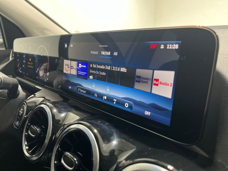 Mercedes-Benz GLA SUV usata a Napoli (14)