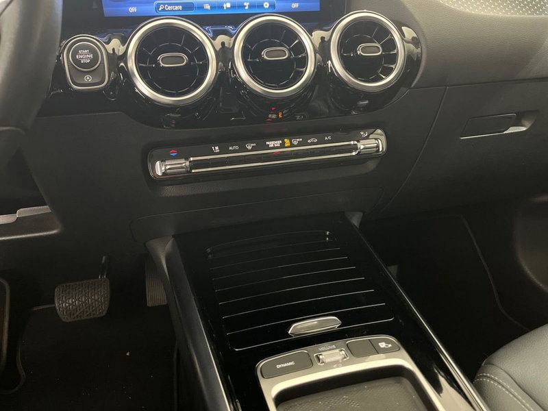 Mercedes-Benz GLA SUV usata a Napoli (15)