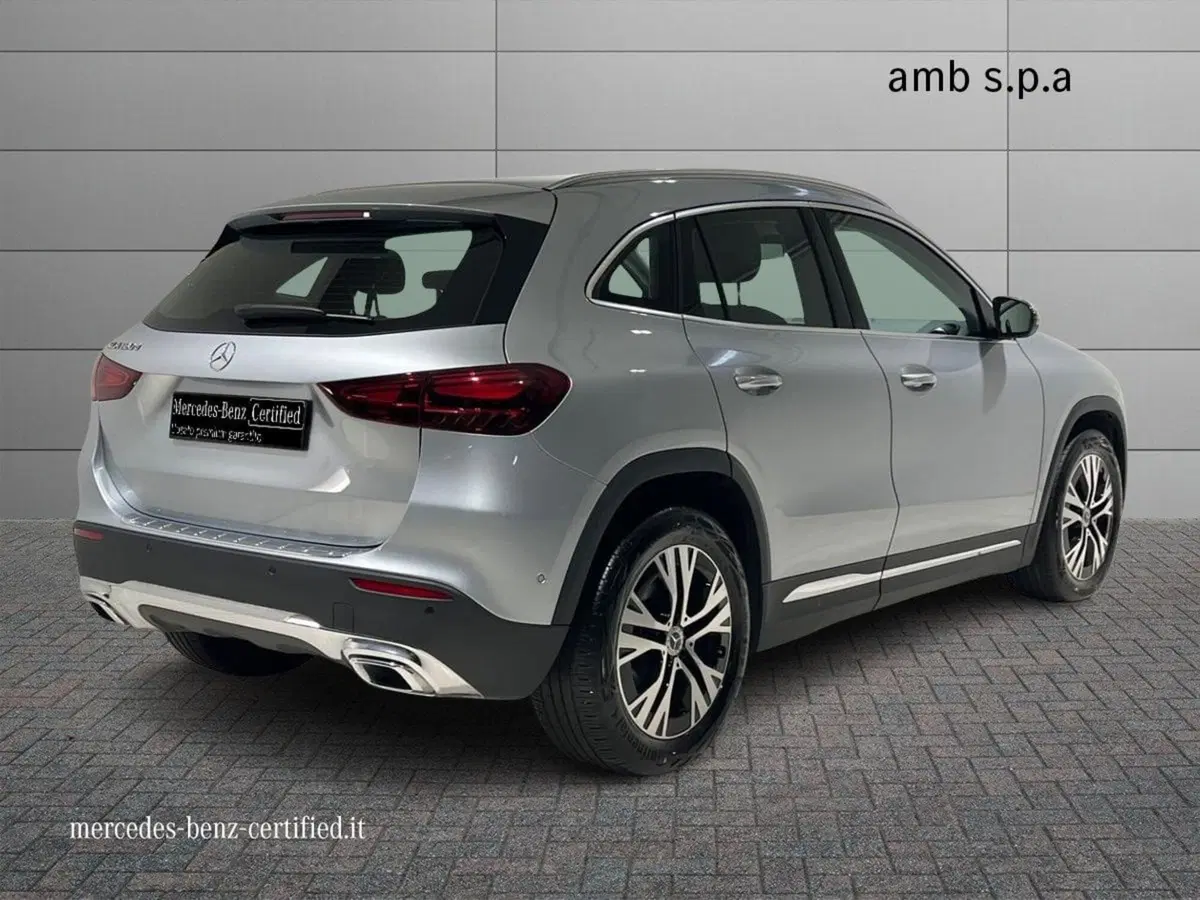 Mercedes-Benz GLA SUV usata a Napoli (2)