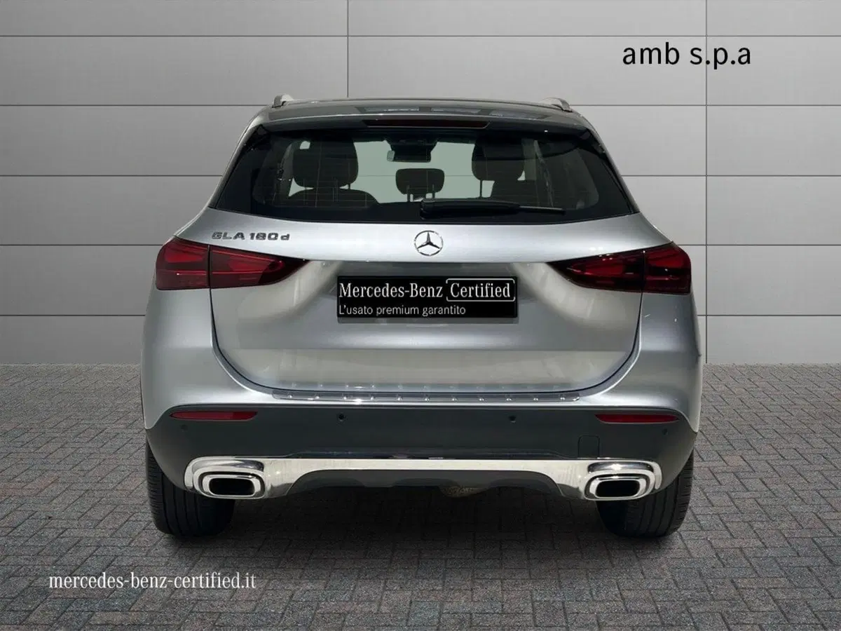 Mercedes-Benz GLA SUV usata a Napoli (4)