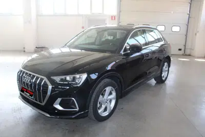 Audi Q3 1.5 tfsi mhev Business 150cv s-tronic del 2020 usata a Orvieto