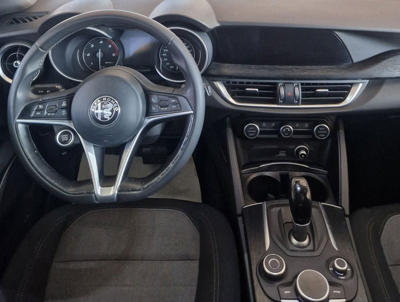 Alfa Romeo Stelvio usata a Terni (11)