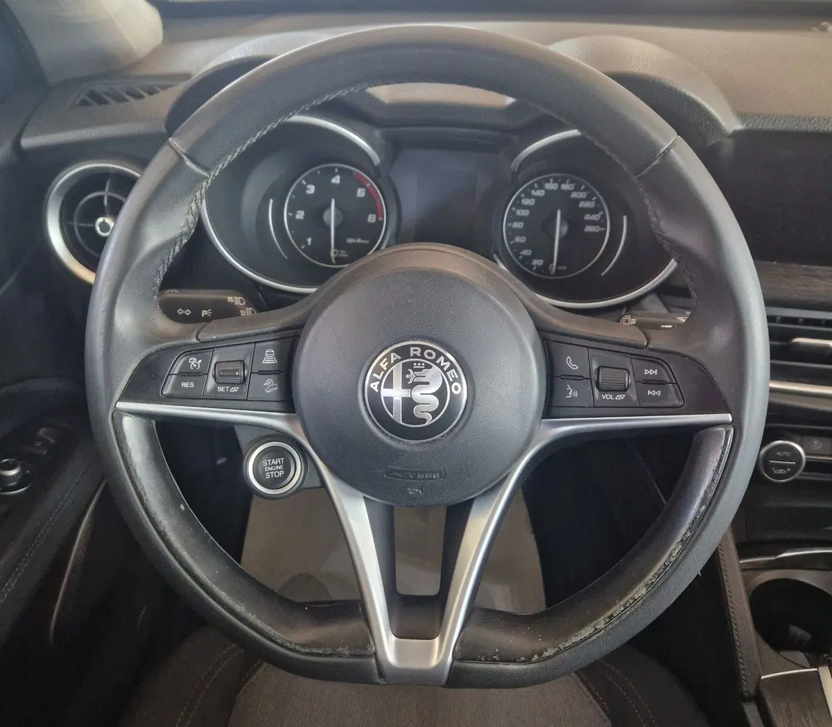 Alfa Romeo Stelvio usata a Terni (12)