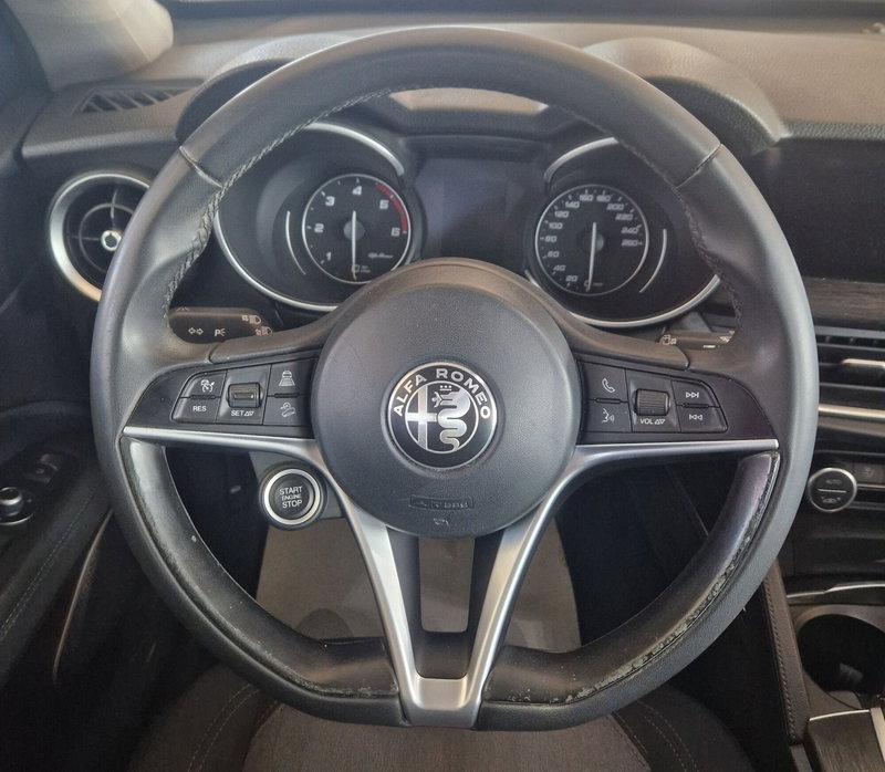 Alfa Romeo Stelvio usata a Terni (12)