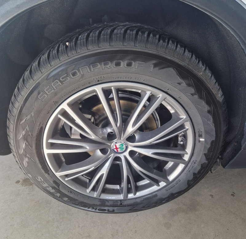 Alfa Romeo Stelvio usata a Terni (15)