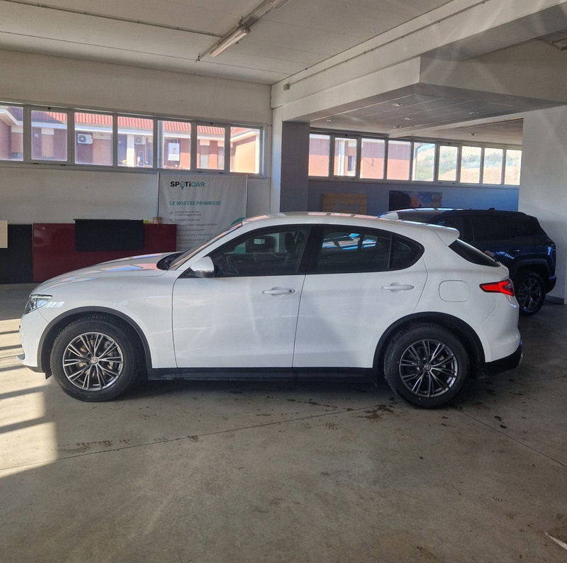 Alfa Romeo Stelvio usata a Terni (6)