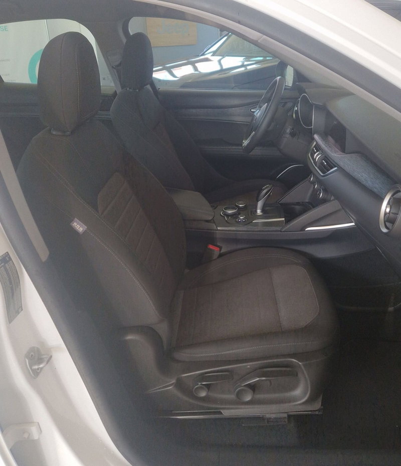 Alfa Romeo Stelvio usata a Terni (8)