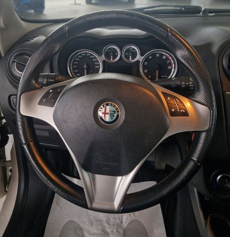 Alfa Romeo MiTo usata a Terni (12)