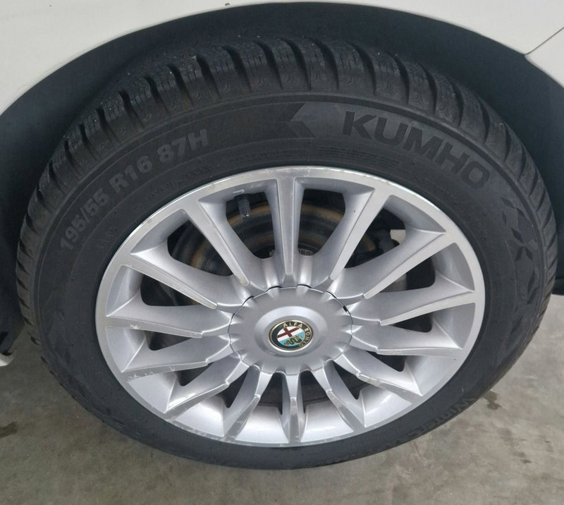 Alfa Romeo MiTo usata a Terni (15)