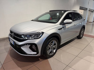 Volkswagen Taigo 1.0 TSI 110 CV DSG R-Line del 2023 usata a Genova