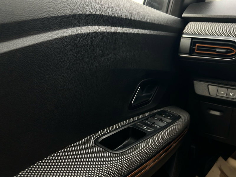 Dacia Sandero usata a Roma (13)