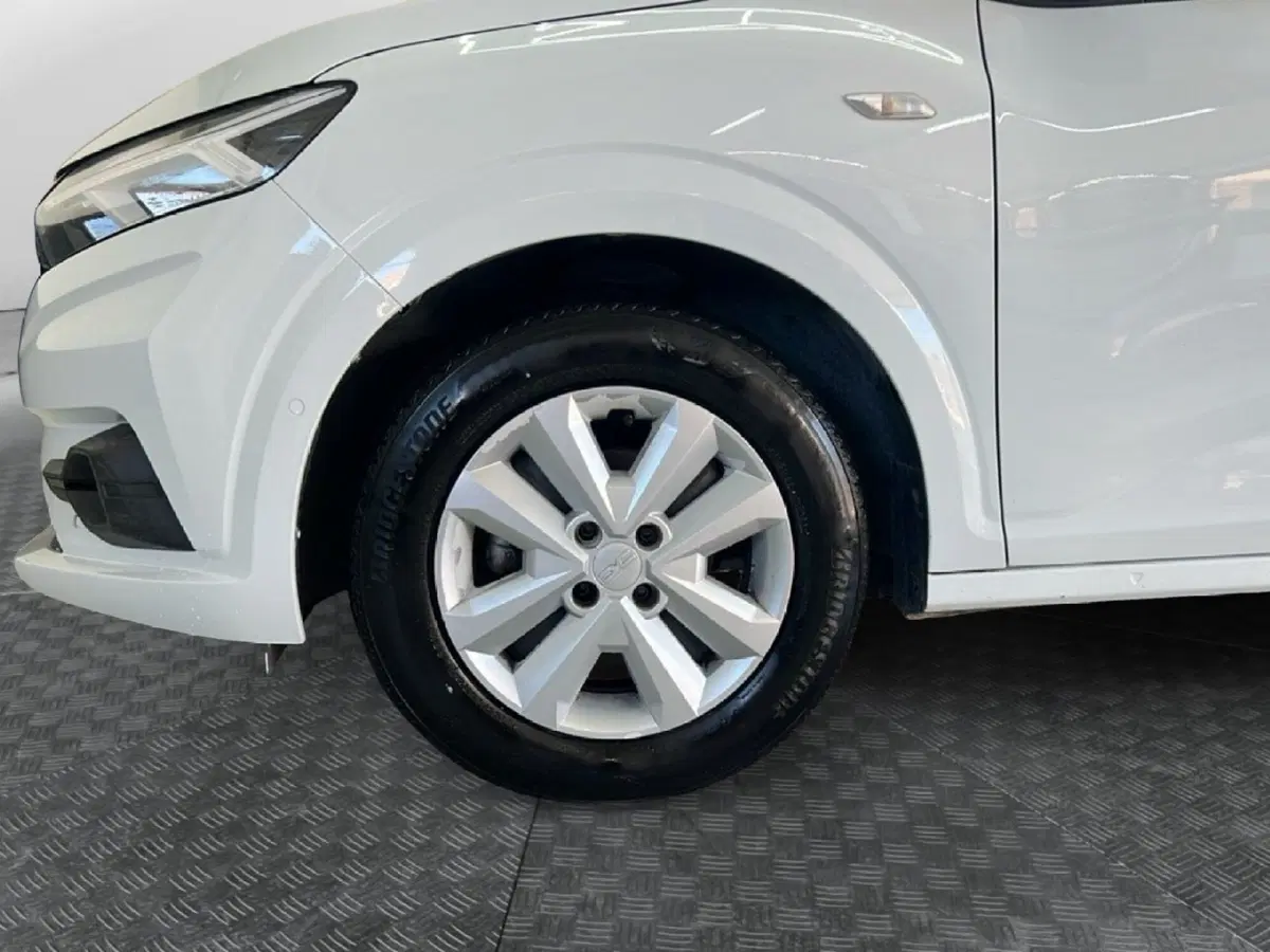 Dacia Sandero Streetway usata a Roma (9)