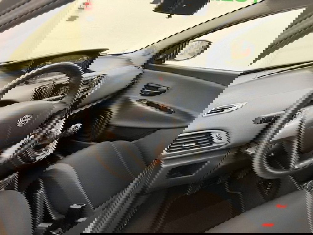 Lancia Ypsilon usata a Alessandria (7)