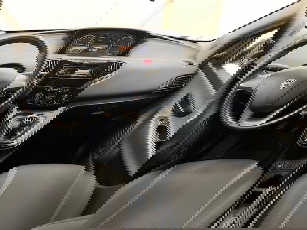 Lancia Ypsilon usata a Alessandria (8)