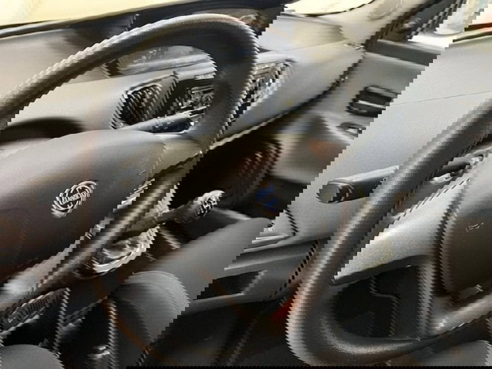 Lancia Ypsilon usata a Alessandria (9)