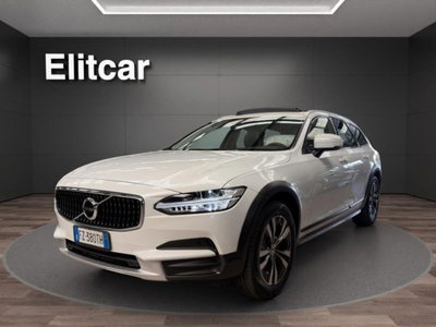 Volvo V90 Cross Country D5 AWD Geartronic Pro del 2020 usata a Dormelletto
