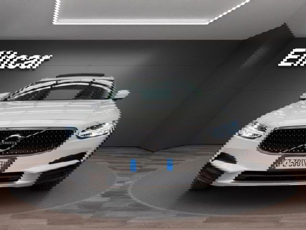 Volvo V90 Cross Country usata a Novara (2)
