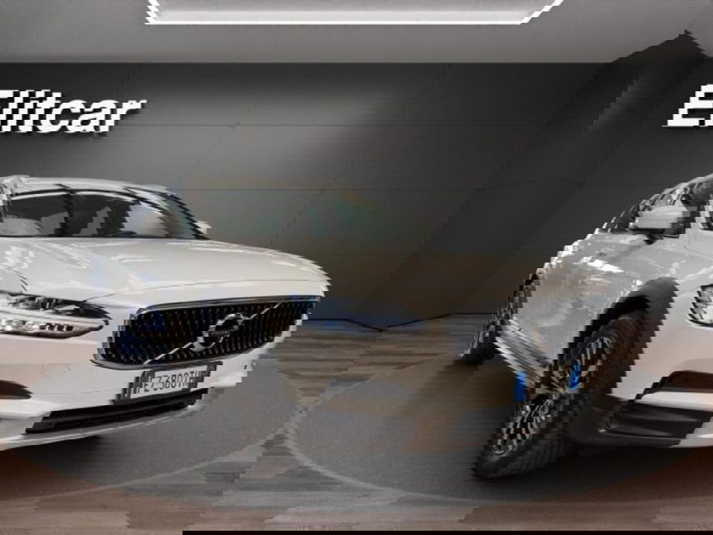 Volvo V90 Cross Country usata a Novara (3)
