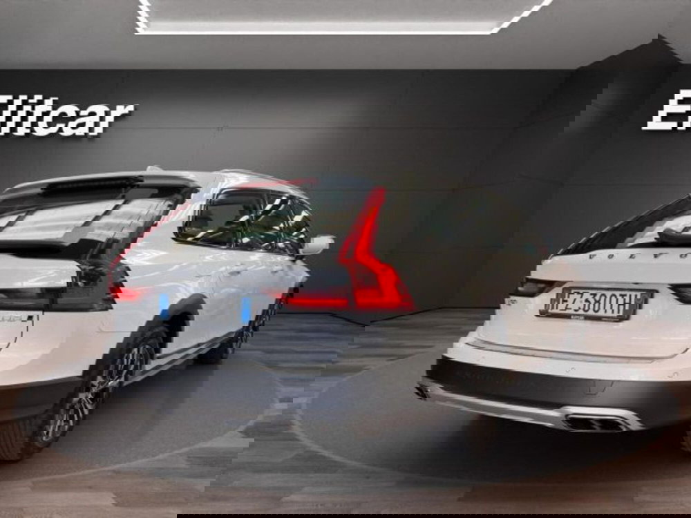 Volvo V90 Cross Country usata a Novara (4)