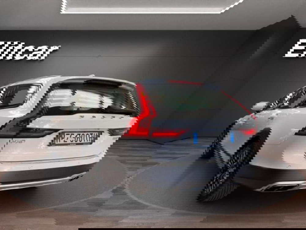 Volvo V90 Cross Country usata a Novara (6)