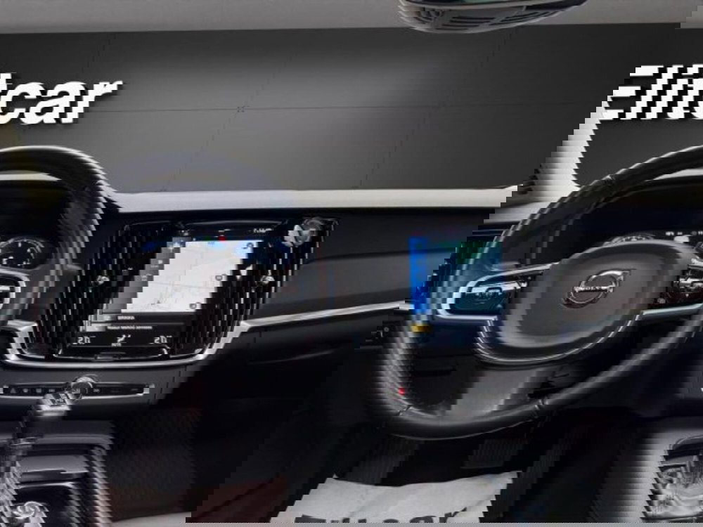 Volvo V90 Cross Country usata a Novara (9)