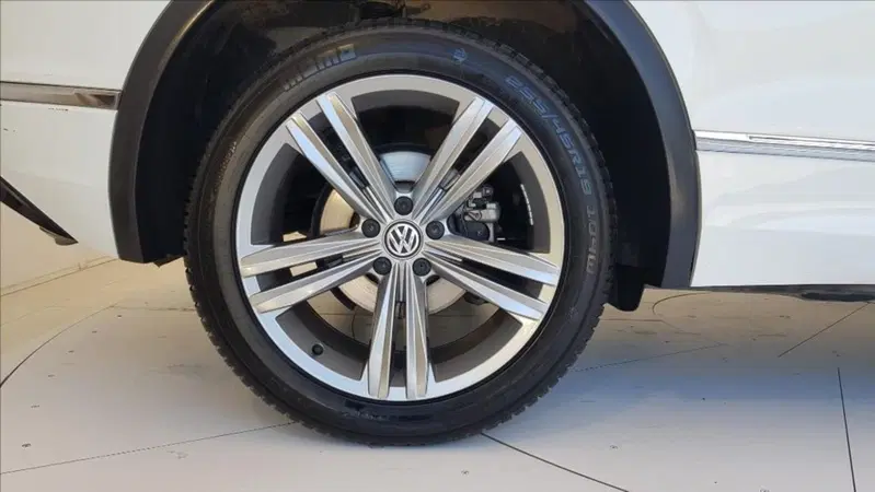 Volkswagen Tiguan usata a Lucca (9)