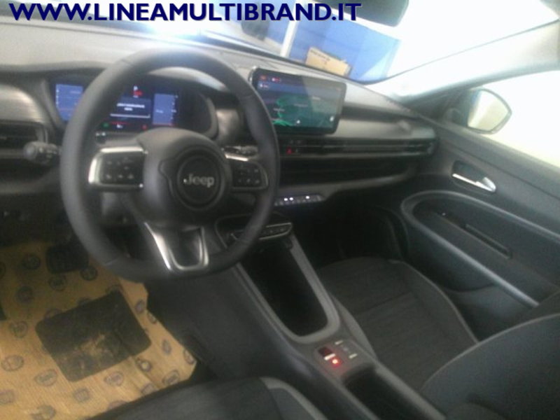 Jeep Avenger nuova a Piacenza (18)