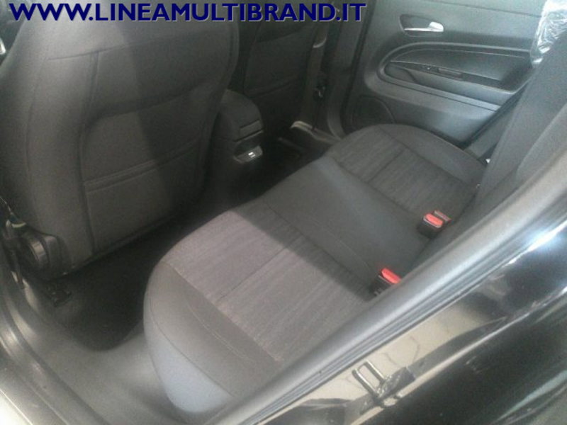Jeep Avenger nuova a Piacenza (8)