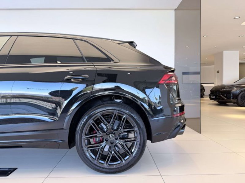 Audi RS Q8 nuova a Torino (12)