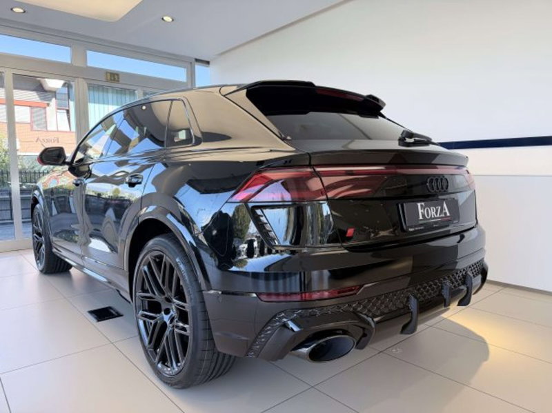 Audi RS Q8 nuova a Torino (13)