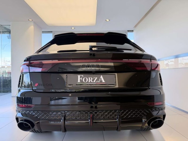 Audi RS Q8 nuova a Torino (14)