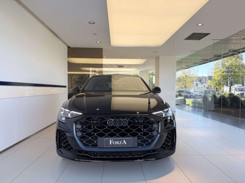 Audi RS Q8 nuova a Torino (2)
