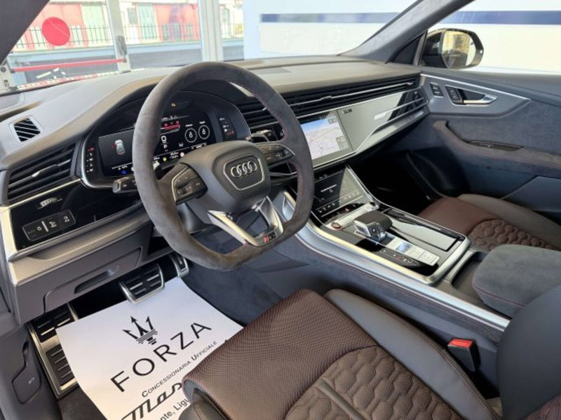 Audi RS Q8 nuova a Torino (7)