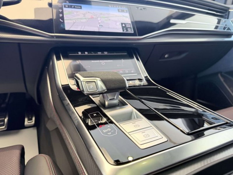 Audi RS Q8 nuova a Torino (9)