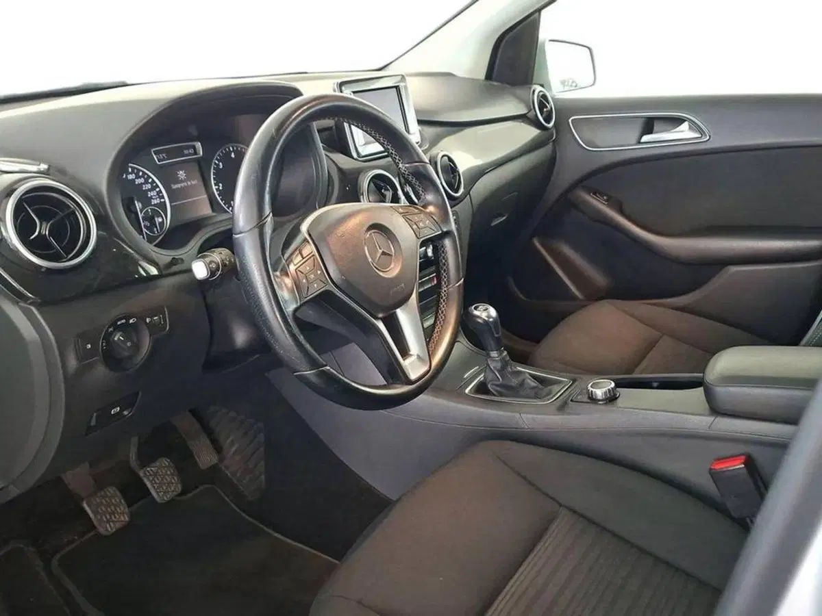 Mercedes-Benz Classe B usata a Torino (11)
