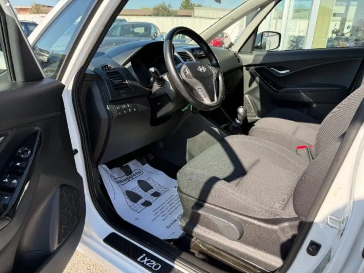 Hyundai ix20 usata a Lucca (7)