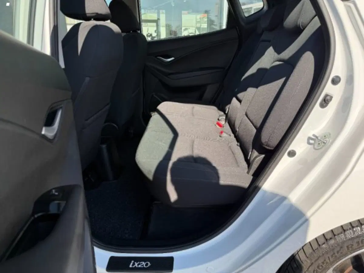 Hyundai ix20 usata a Lucca (9)