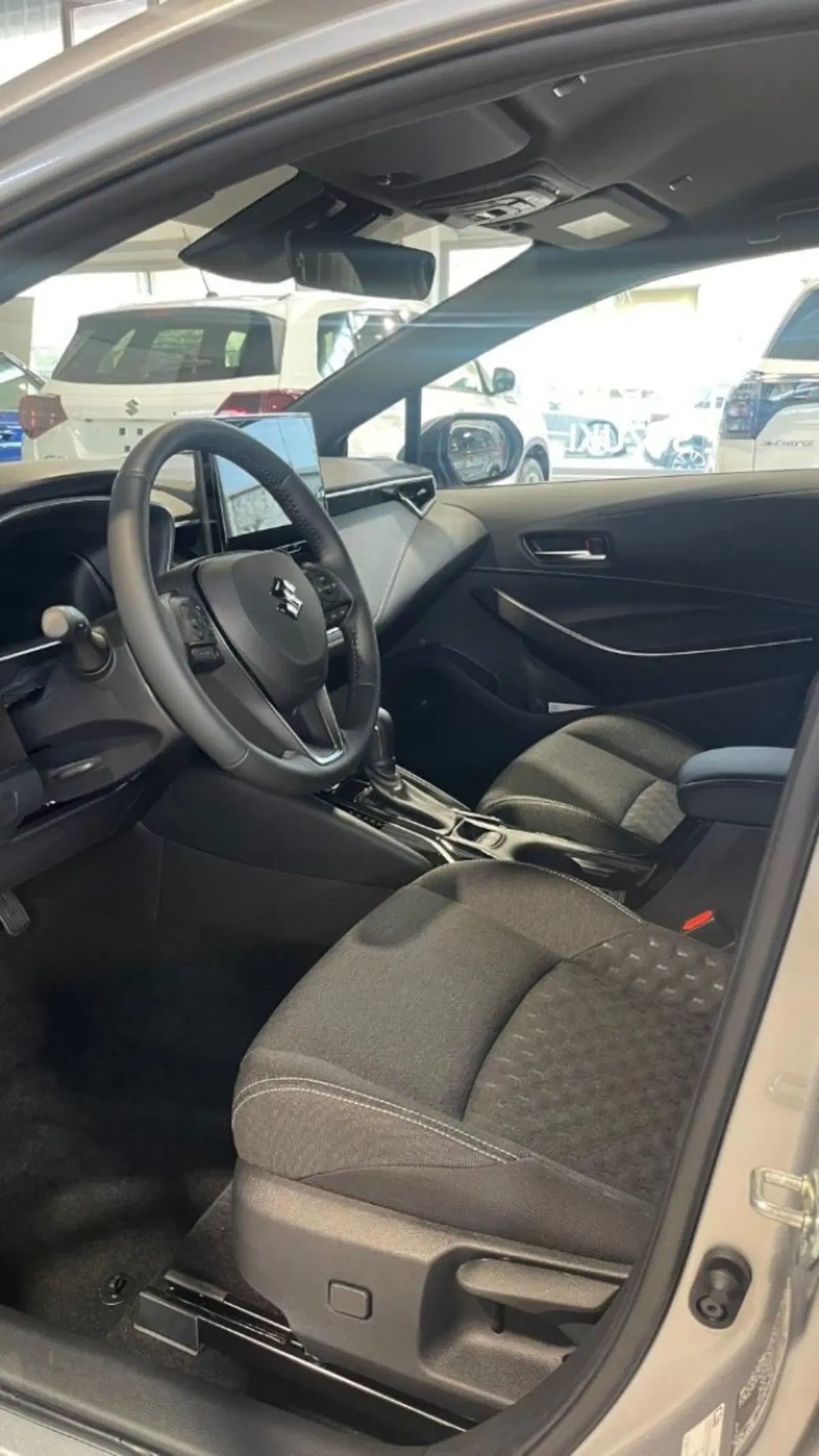 Suzuki Swace nuova a Novara (11)