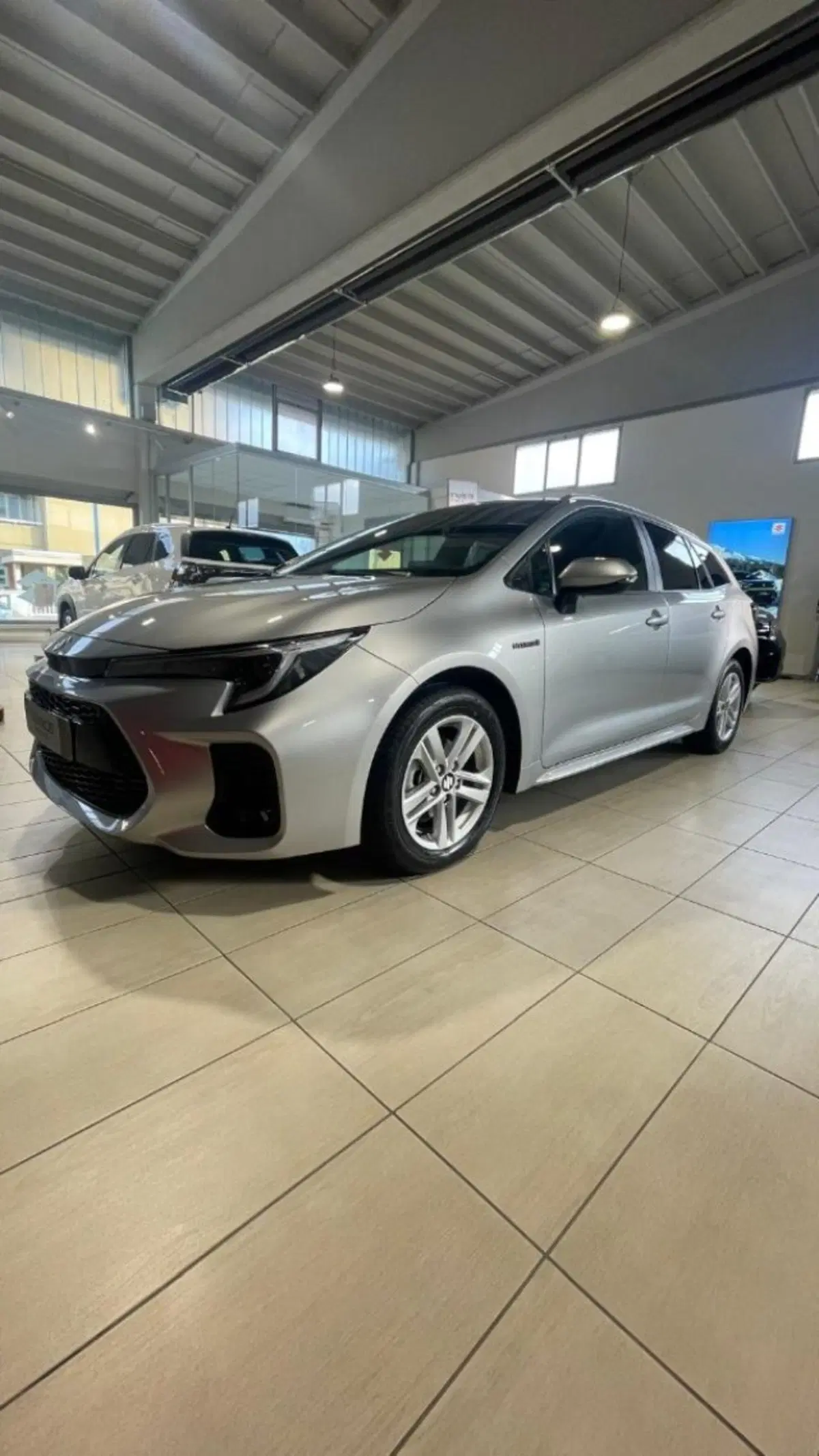 Suzuki Swace nuova a Novara (3)