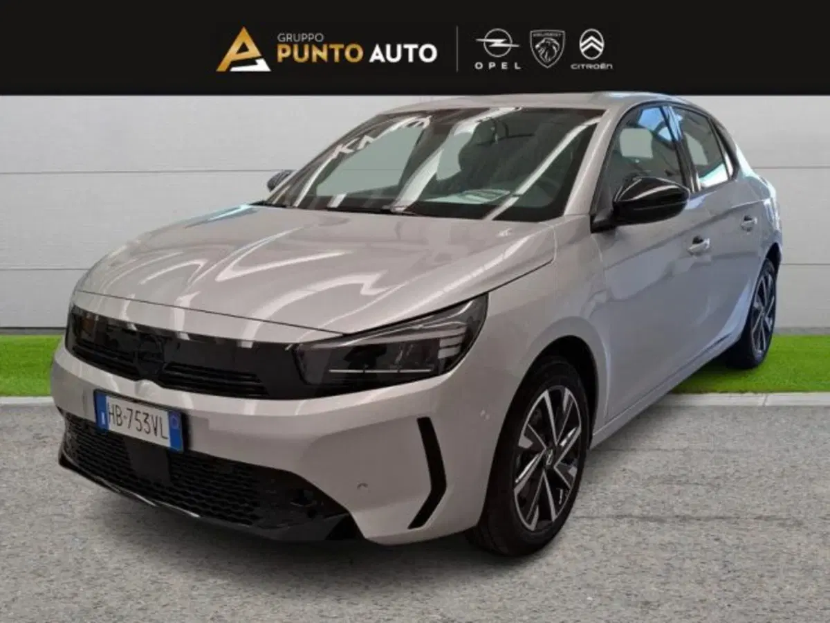 Opel Corsa nuova a Ancona