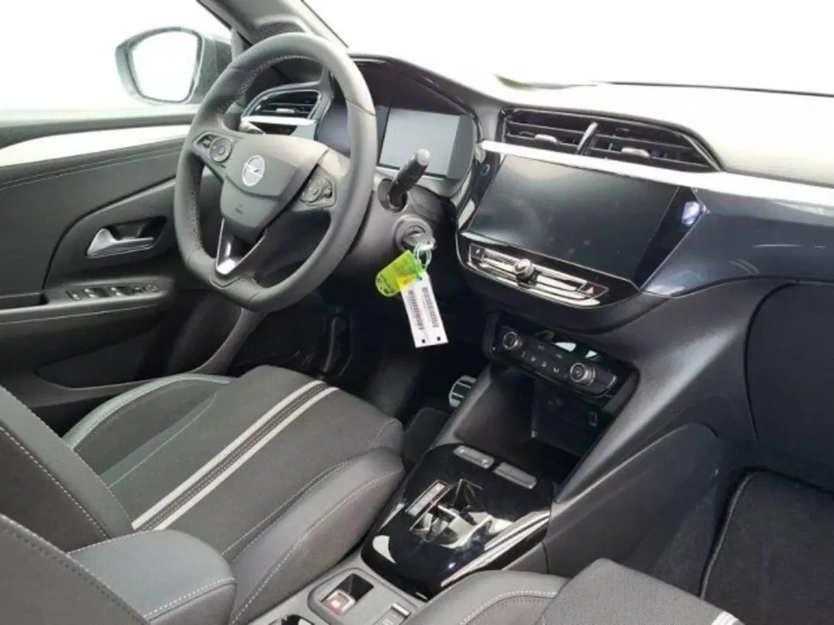 Opel Corsa nuova a Ancona (15)