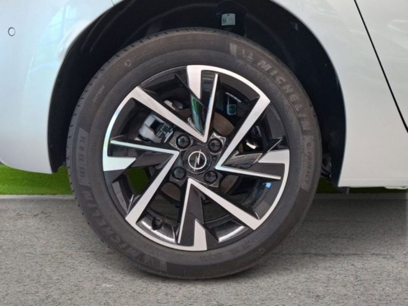 Opel Corsa nuova a Ancona (8)